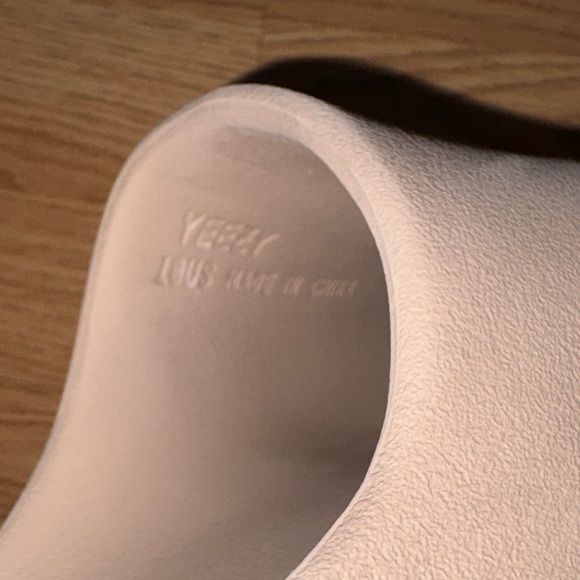 Beige Yeezy Slide Sandals - Picture 2 of 2